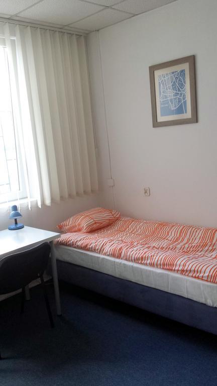 Erasmus House Vandrehjem Warszawa Værelse billede