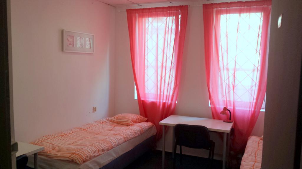 Erasmus House Vandrehjem Warszawa Værelse billede
