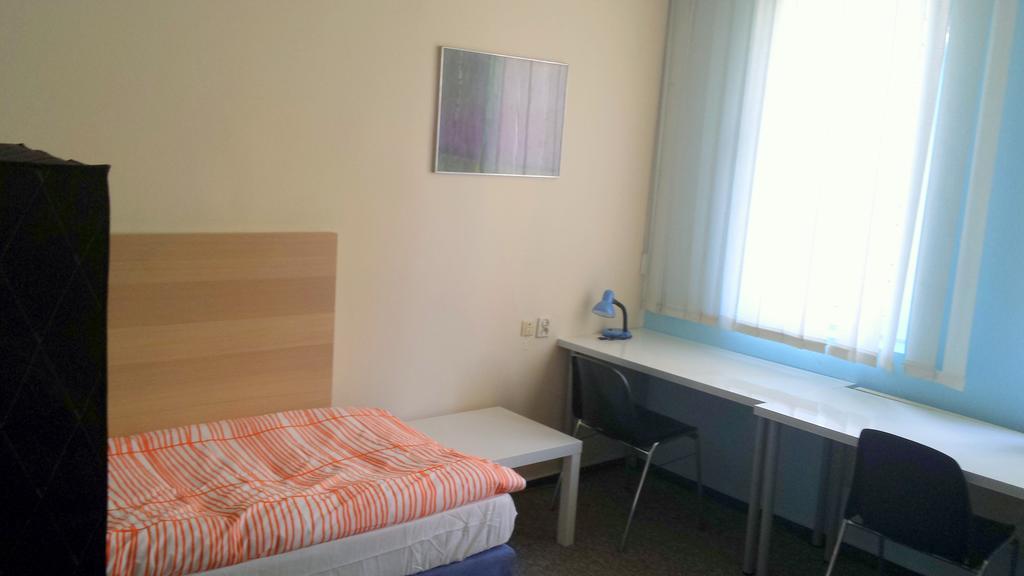 Erasmus House Vandrehjem Warszawa Værelse billede